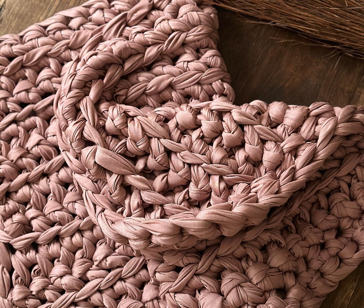 Dusty Mauve Luxuriously Soft Cooling Weighted Blanket