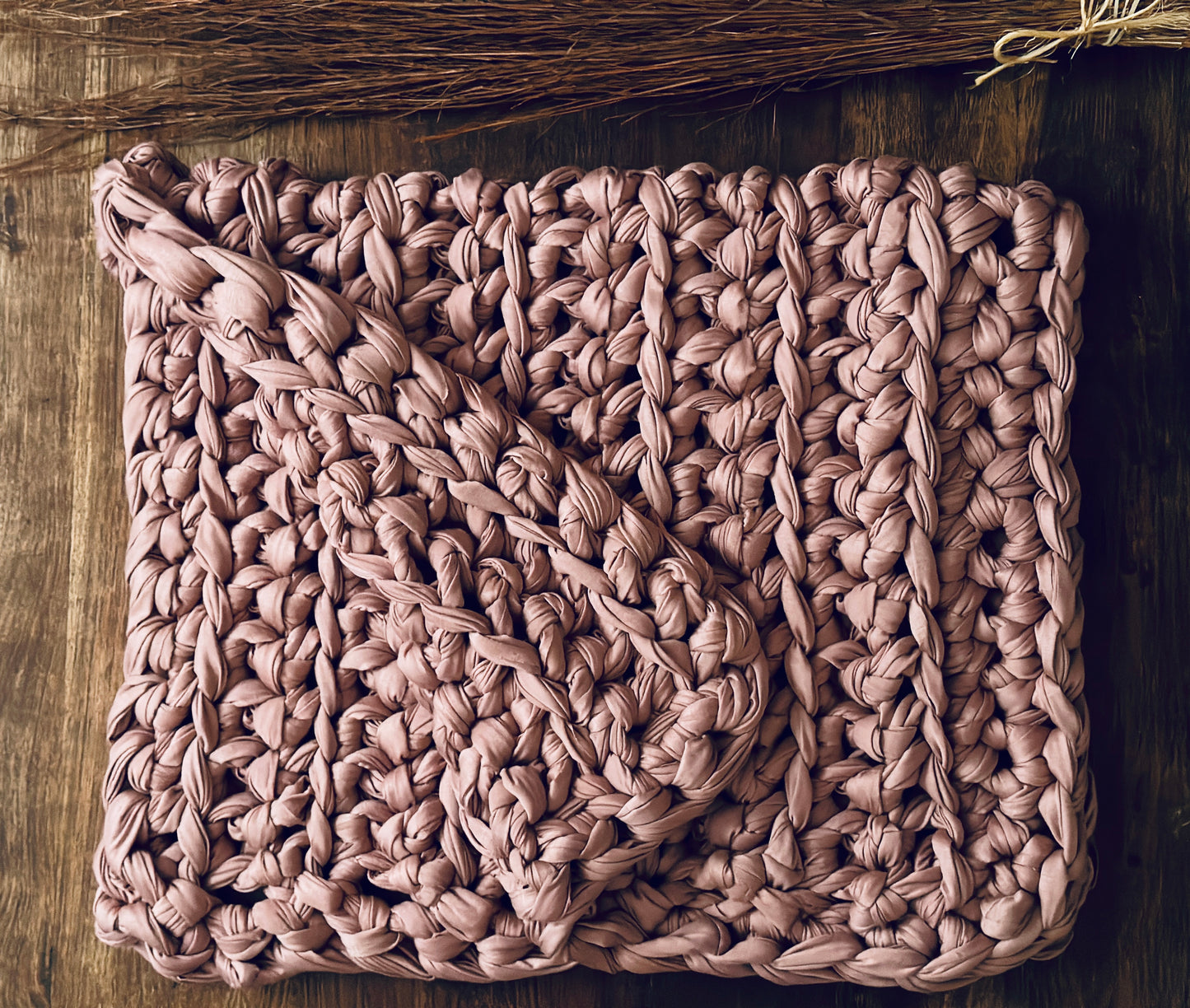 Dusty Mauve Luxuriously Soft Cooling Weighted Blanket