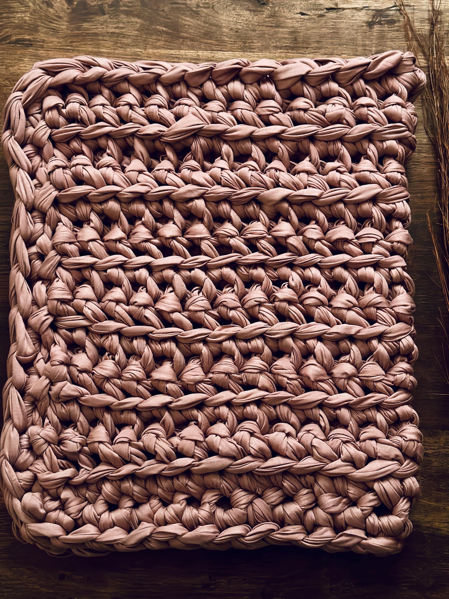 Dusty Mauve Luxuriously Soft Cooling Weighted Blanket