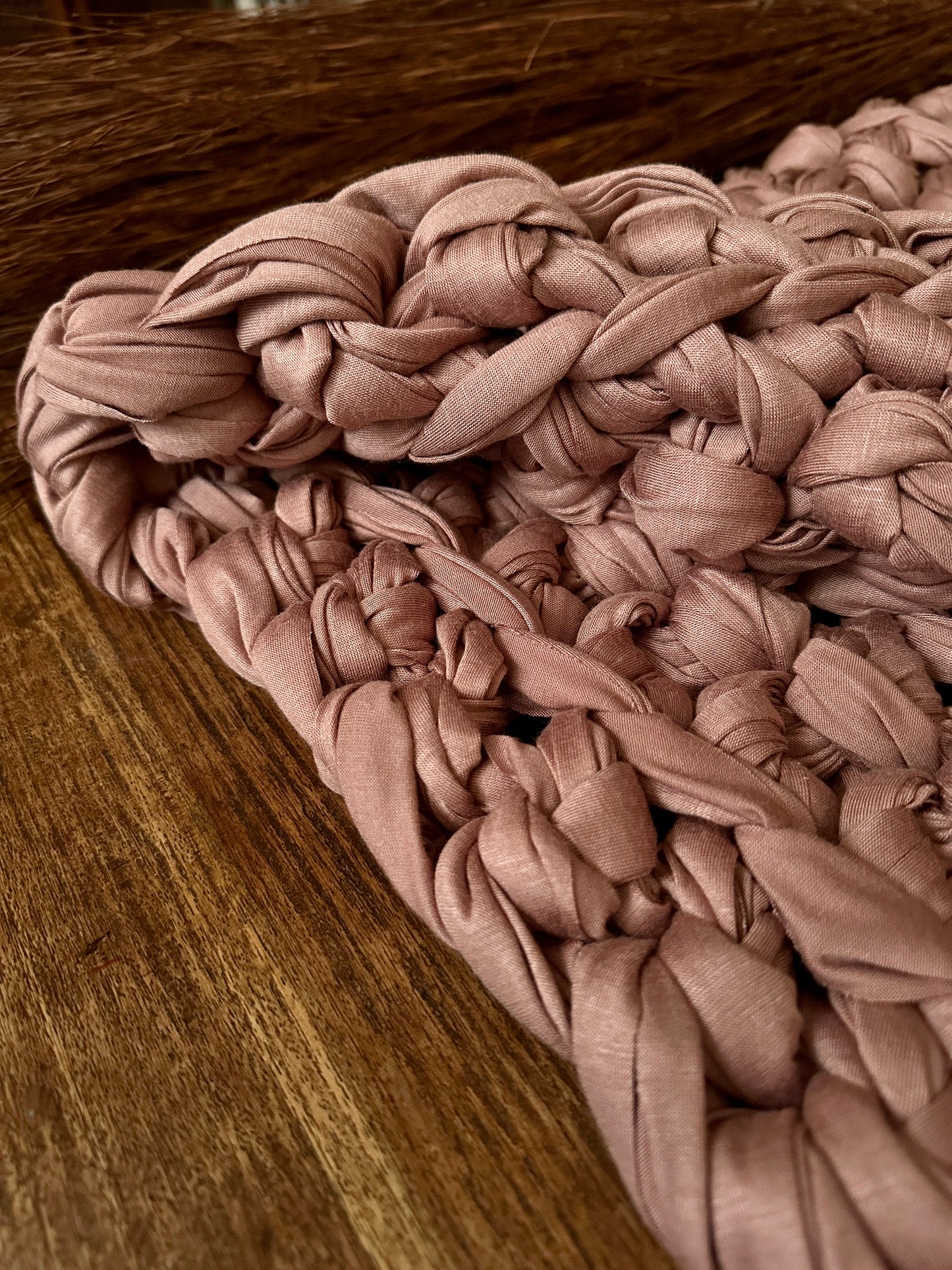 Dusty Mauve Luxuriously Soft Cooling Weighted Blanket